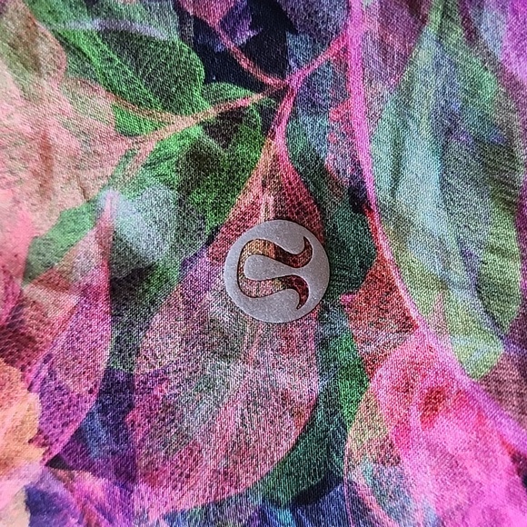 🩷 Lululemon Pace Rival Mid-Rise Skirt in Vivid Floral Tone Multi EUC - Picture 3 of 6